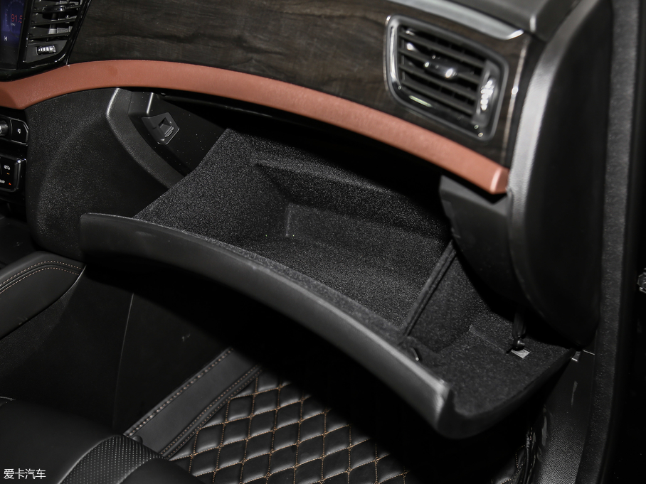 2017GS8 320T Ԅ(dng)(q)A(lin)