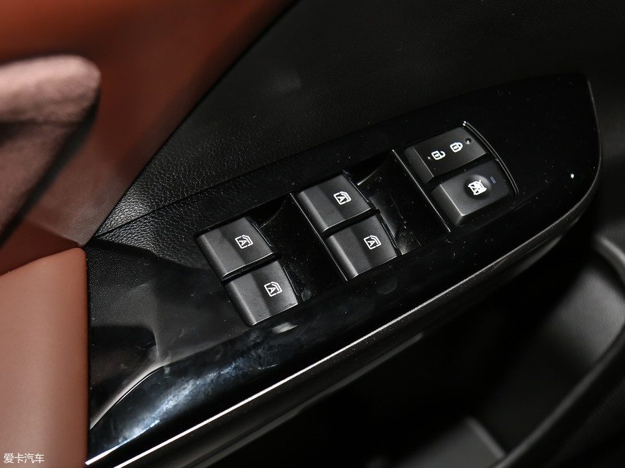 2017GS8 320T Ԅ(q)A(lin)