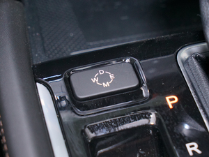 2017320T i-4WDA(lin) п؅^(q)