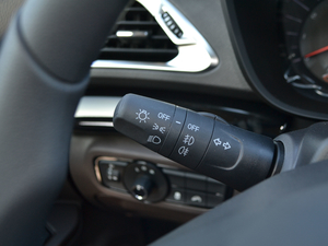 2017235T ԄӃ򌾫Ӣ п؅^