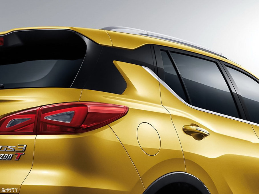 2017�����GS3 200T �ԄӺ��A��