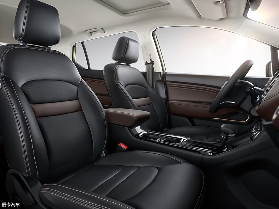 2017�����GS3 200T �ԄӺ��A��