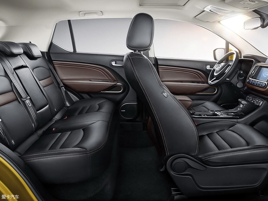 2017�����GS3 200T �ԄӺ��A��