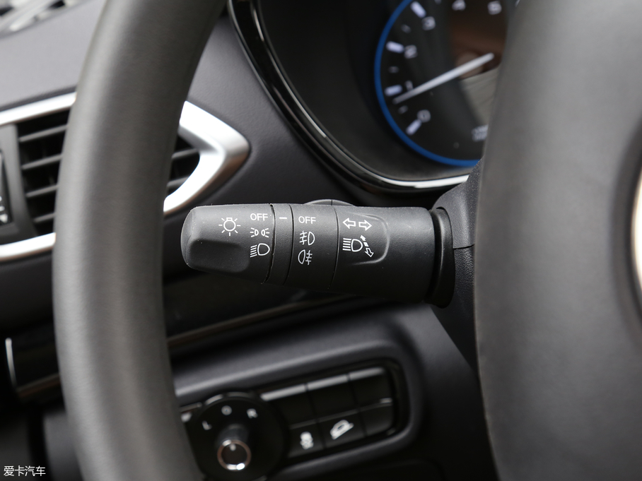 2018�����GS4 235T �ԄӃ�򌾫Ӣ��