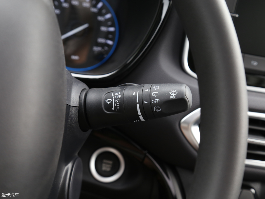 2018�����GS4 235T �ԄӃ�򌾫Ӣ��