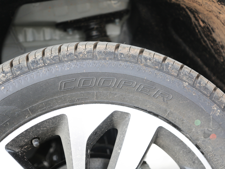 2018�����GS4 235T �քӃ�򌾫Ӣ��