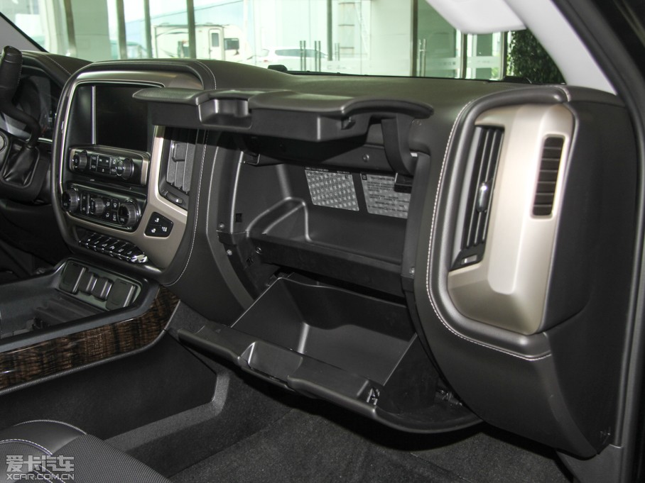 2015��SIERRA ������