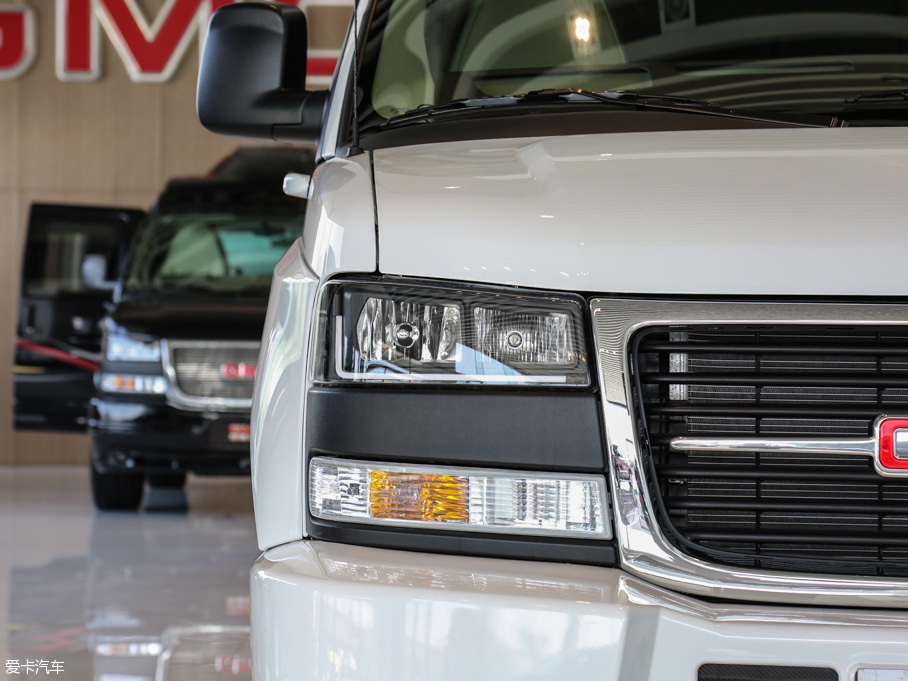 2016Savana 1500S (q)