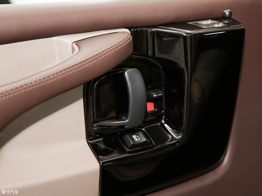 2016Savana 1500S (q)