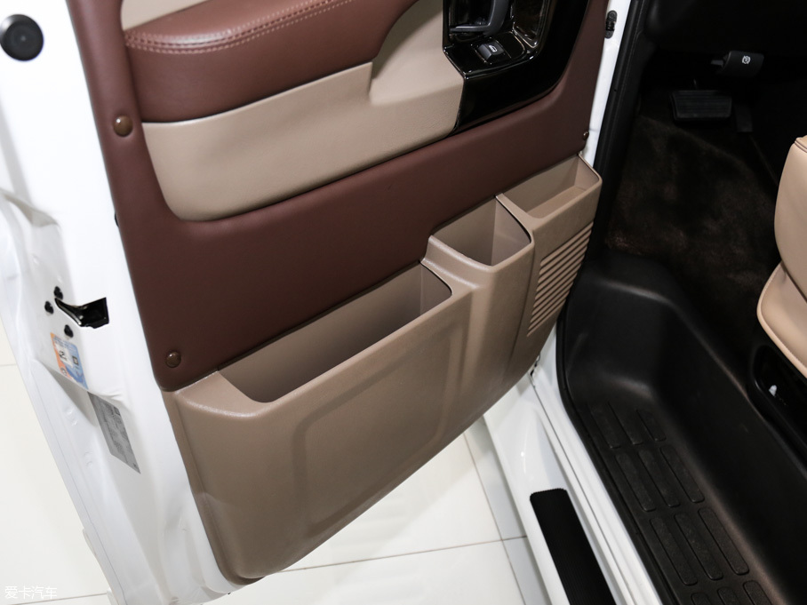 2016Savana 1500S (q)