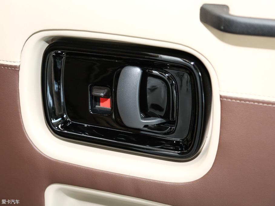 2016Savana 1500S (q)