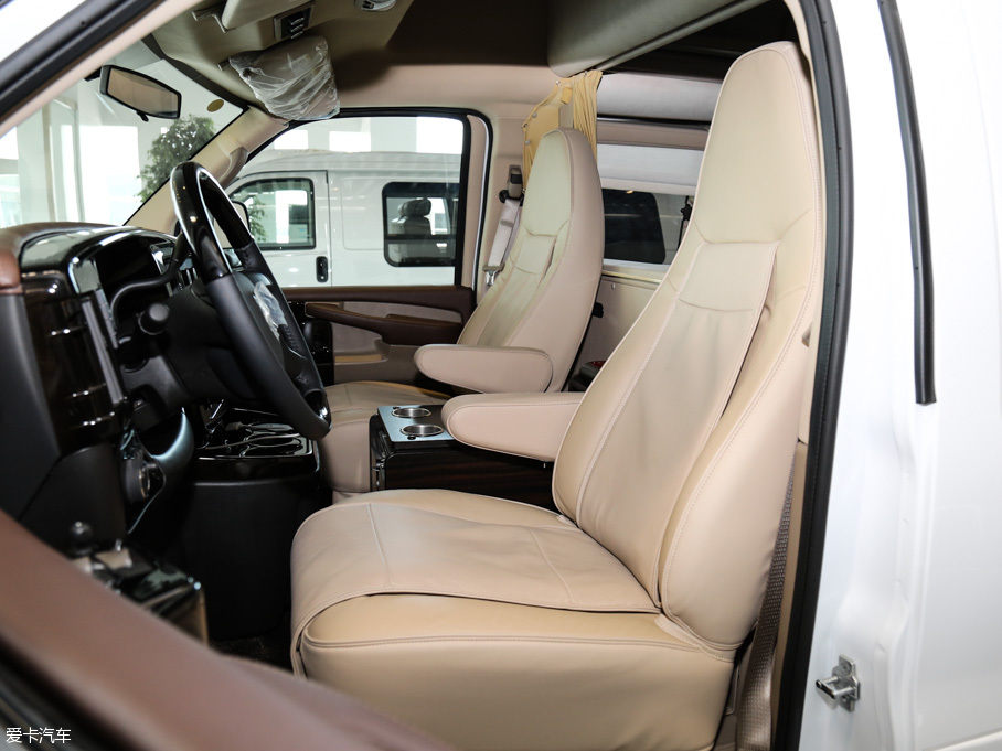 2016Savana 1500S (q)