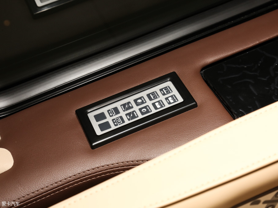 2016Savana 1500S (q)