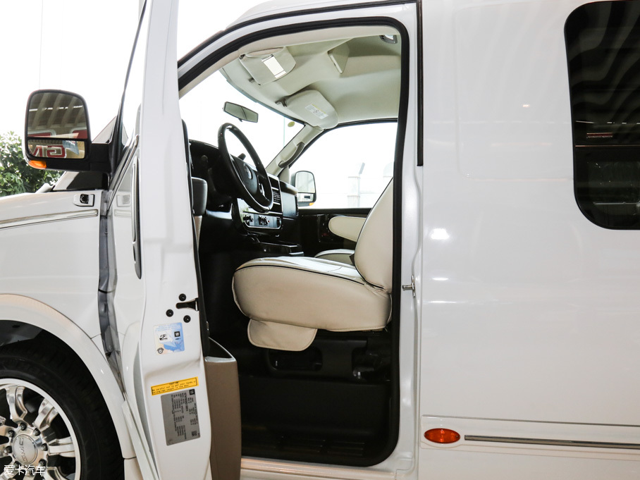 2016Savana 2500S \Ӱ