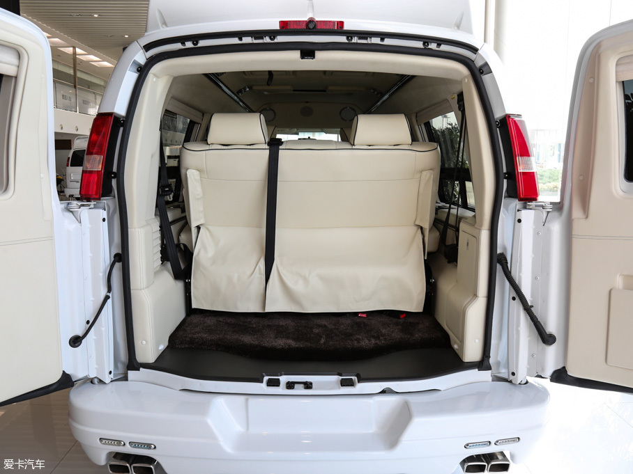 2016Savana 2500S \Ӱ