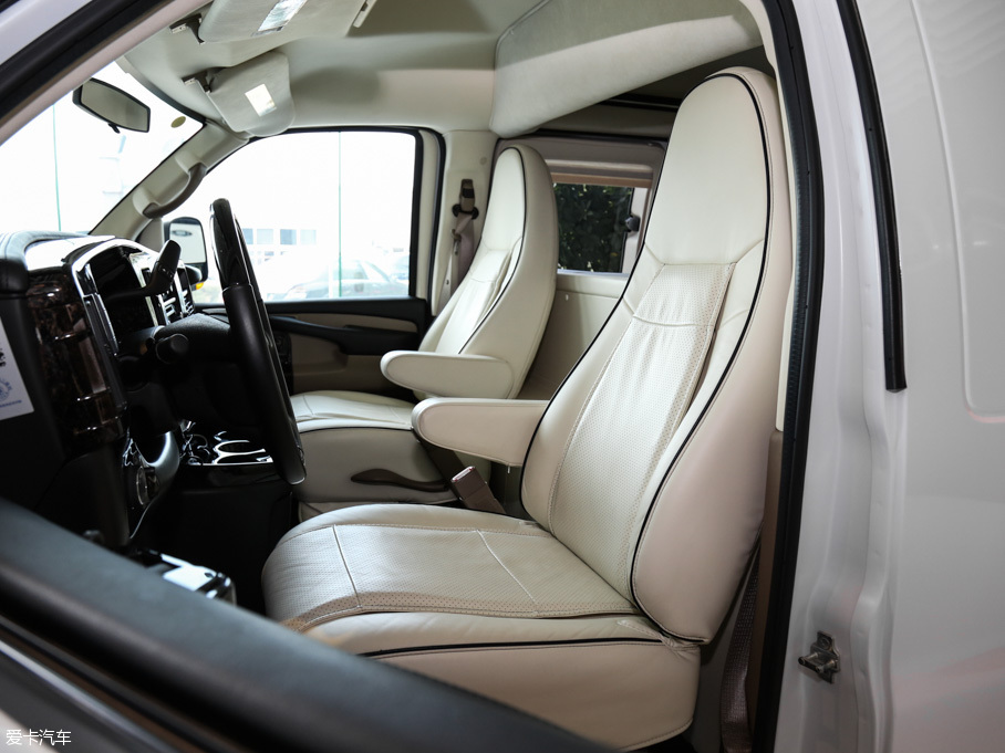 2016Savana 2500S \Ӱ