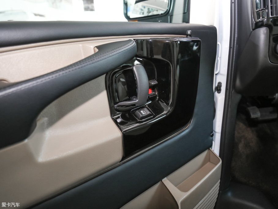 2017Savana 6.0L 2500S