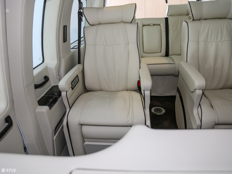 2017Savana 6.0L 2500S