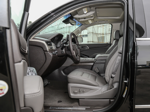 2018款6.2L DENALI至尊版 4WD 前排空间