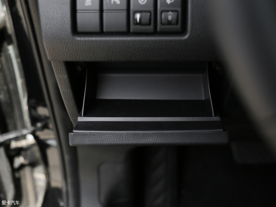 2018vX80 Live 1.8T ԄŞ