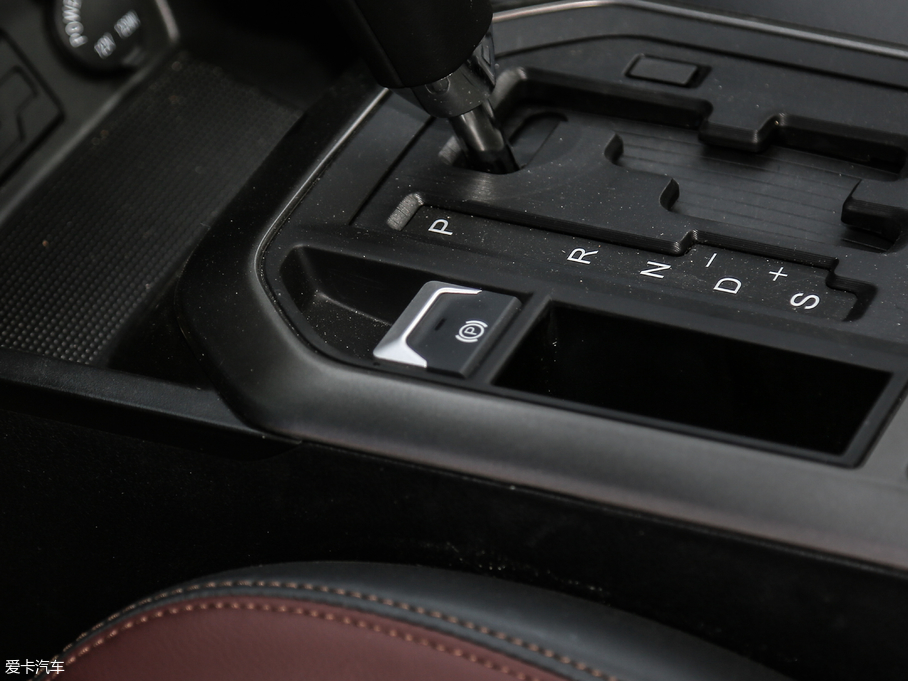 2018vX80 Live 1.8T ԄŞ