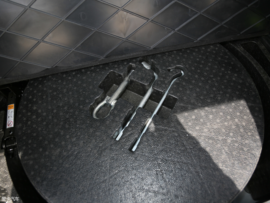 2018vX80 Live 1.8T ԄŞ