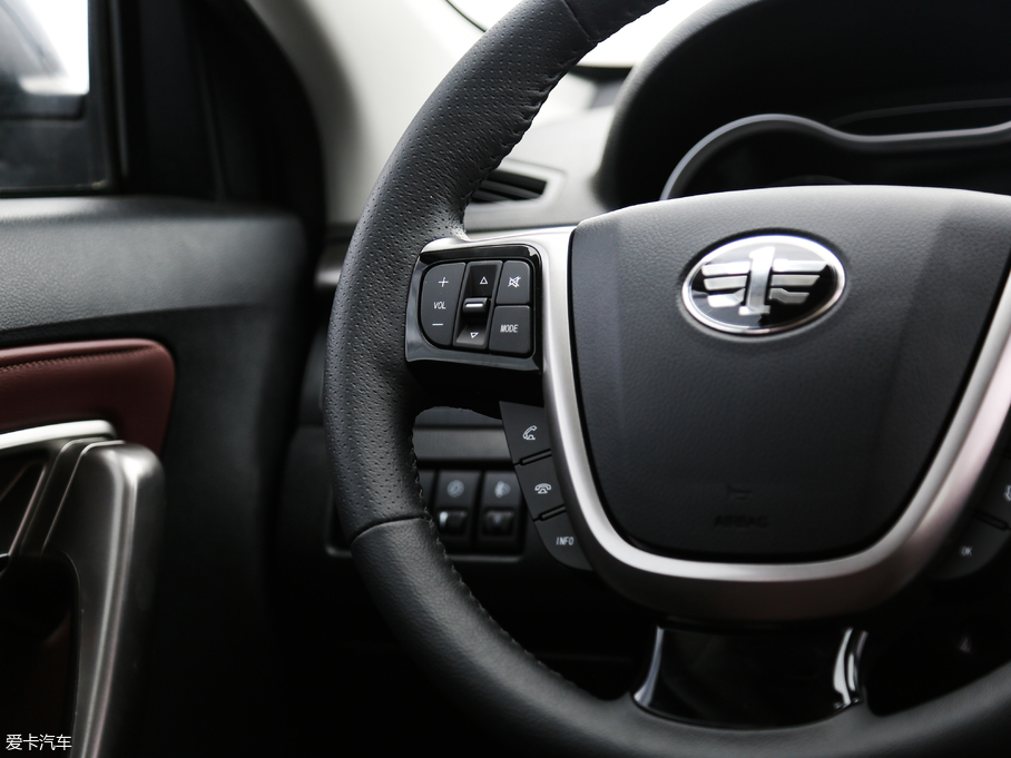 2018vX80 Live 1.8T ԄŞ