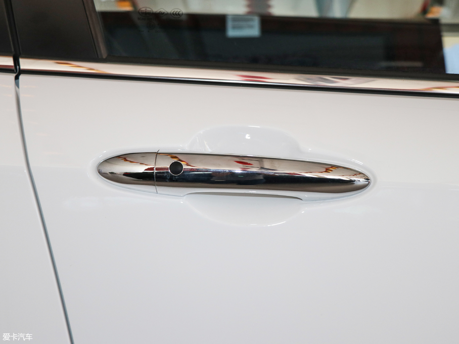 2018vX80 Live 2.0L Ԅm