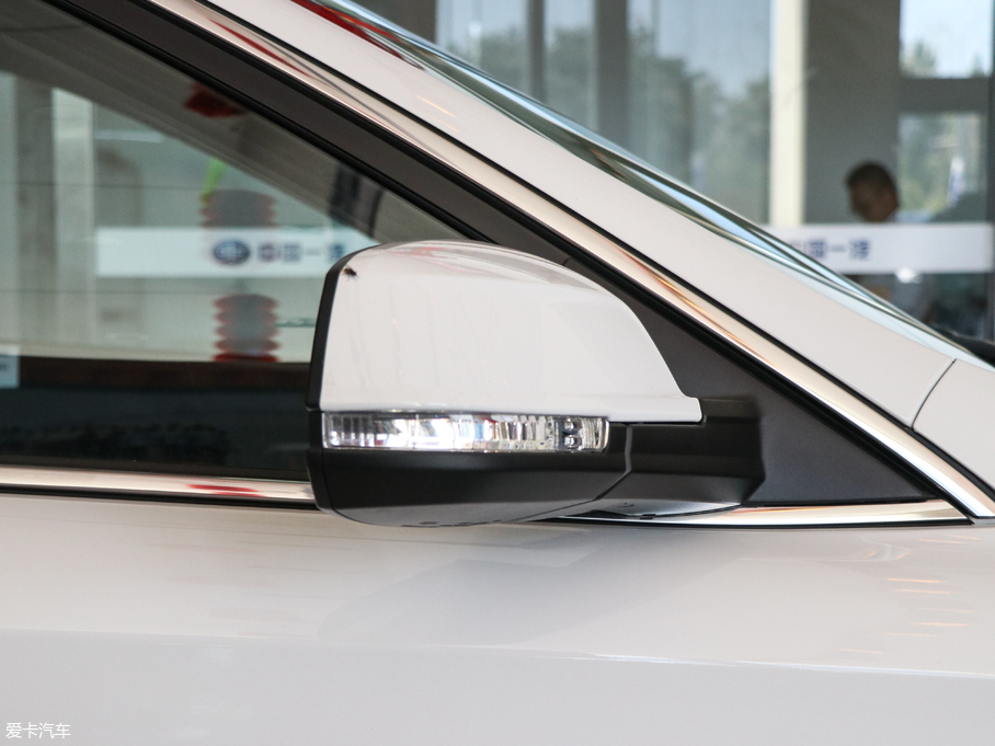 2018vX80 Live 2.0L Ԅ(dng)m