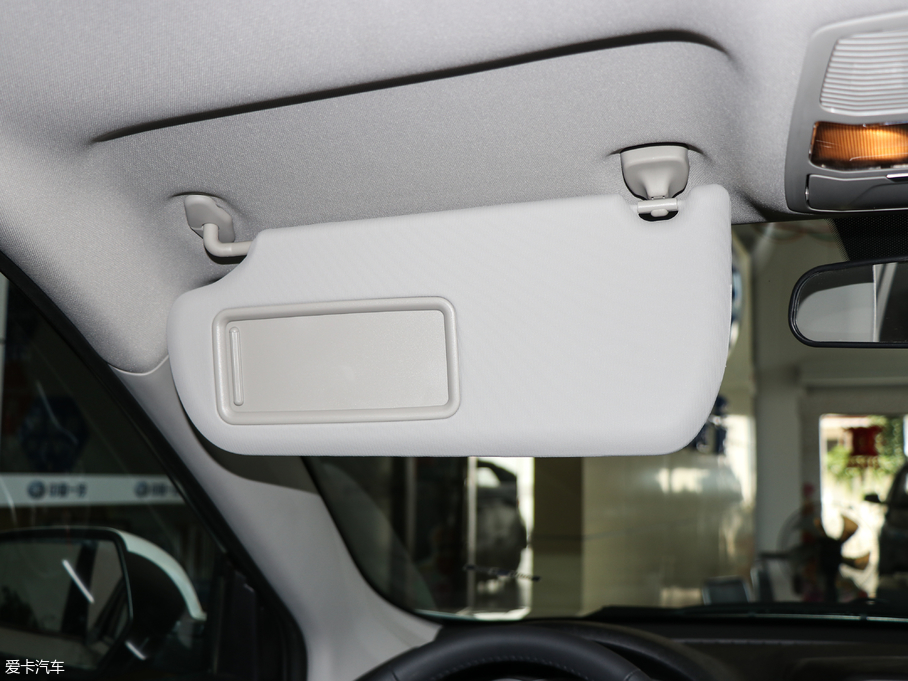 2018vX80 Live 2.0L Ԅm