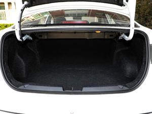 2019款1.6L 手动精英型 行李厢空间