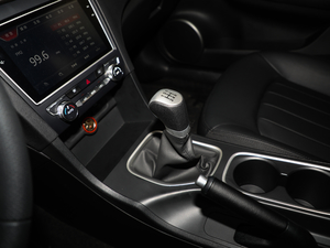 2019款1.6L 手动精英型 换挡杆