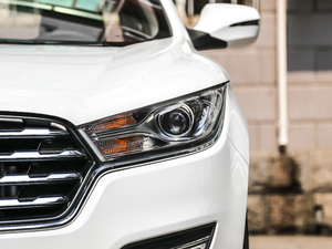 2019款1.6L 手动精英型 大灯