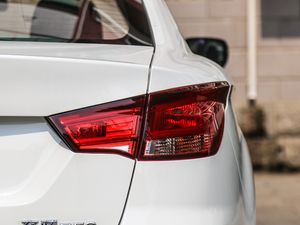 2019款1.6L 手动精英型 尾灯