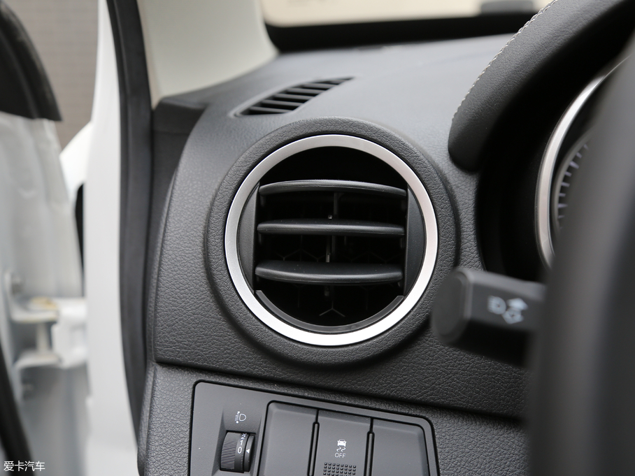 2019��vX40 1.6L �ԄӺ��A�� ��V