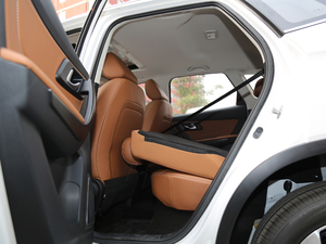 2019款1.6L 手动豪华型 国V 后排座椅放倒
