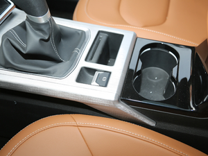 2019款1.6L 手动豪华型 国V 驻车制动器