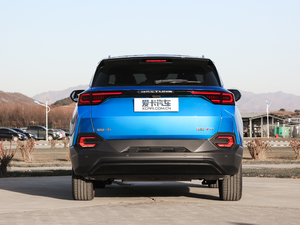 2019款230TID 自动尊贵型 国V 正后	