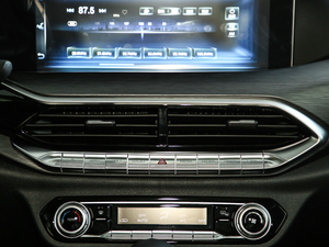 2019款230TID 自动舒适型 国V 空调出风口