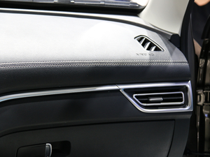 2019款1.6L 手动互联智酷型 国V 空间座椅