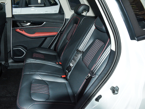2019款1.6L 手动豪华型 国VI 后排空间