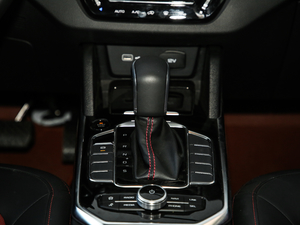 2019款1.6L 自动互联智酷型 国VI 中控区