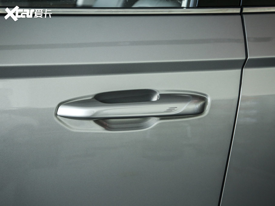 2020��vT99 20TD 8AT ���F��