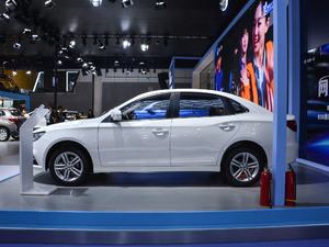 2019款1.6L 自动舒适型 正侧（左）