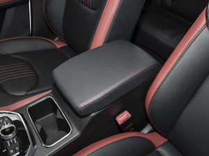 2021款1.2T DCT豪华型  中央扶手箱