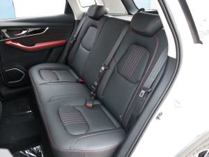 2021款1.2T 手动豪华型 后排座椅