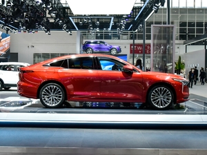 2021款1.5T 自动驭享型 整体外观