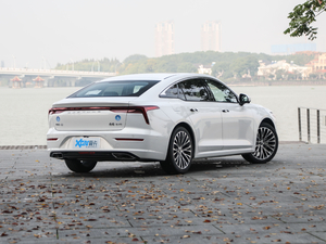 2021款1.5T 自动驭享型 整体外观