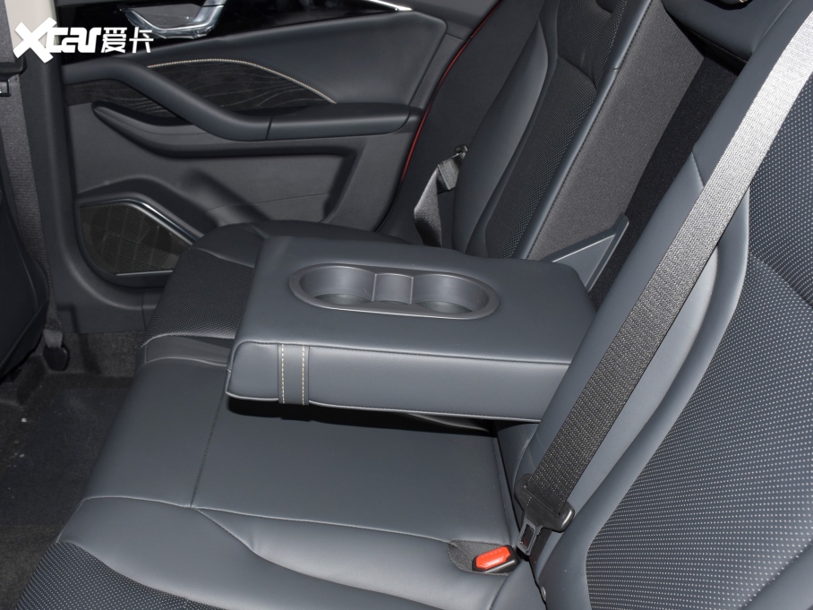 2021vB70 2.0T ԄS