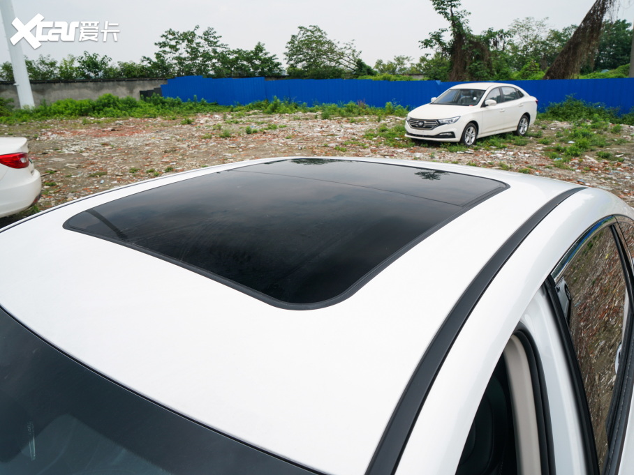 2022vB70 2.0T ԄS